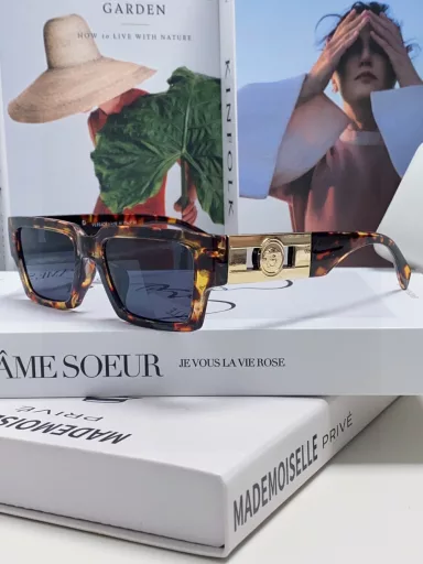 Versace 2024 new Internet celebrity sunglasses for women, high-end sense, cool and stylish, personality and hip-hop, men's trendy sunglasses for couples