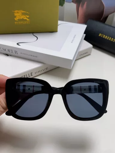 Burberry 2024 new Korean version of large frame wide legs personality super fast celebrity style sunglasses unisex Internet celebrity same style slim new sunglasses Warhorse 🐎 with classic plaid