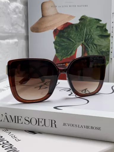 Burberry 2024 new Korean version of large frame wide legs personality super fast celebrity style sunglasses unisex Internet celebrity same style slim new sunglasses Warhorse 🐎 with classic plaid