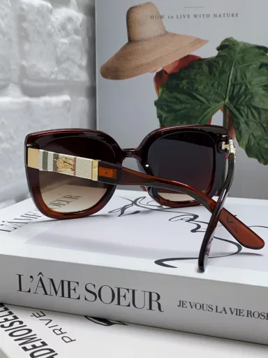 Burberry 2024 new Korean version of large frame wide legs personality super fast celebrity style sunglasses unisex Internet celebrity same style slim new sunglasses Warhorse 🐎 with classic plaid