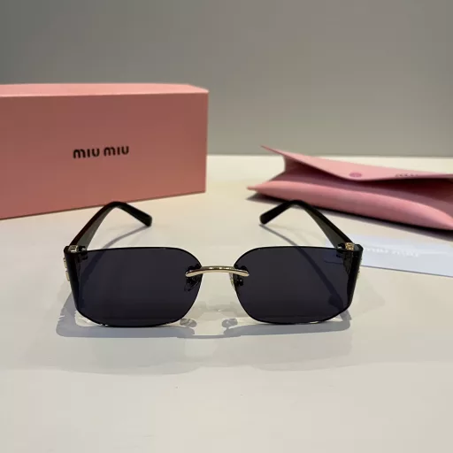 MIUMIU girls' new colors are here~ Sunglasses that you want to weld on your faceHard goods are not afraid of being late~ It took several months for ZP to make moldsAny details are perfectly reproduced, no color difference comparison on the official website