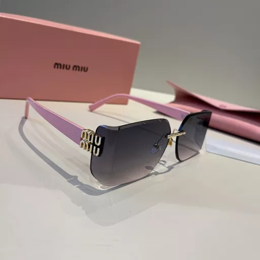 MIUMIU girls' new colors are here~ Sunglasses that you want to weld on your faceHard goods are not afraid of being late~ It took several months for ZP to make moldsAny details are perfectly reproduced, no color difference comparison on the official website