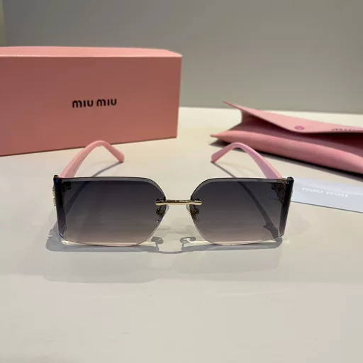MIUMIU girls' new colors are here~ Sunglasses that you want to weld on your faceHard goods are not afraid of being late~ It took several months for ZP to make moldsAny details are perfectly reproduced, no color difference comparison on the official website
