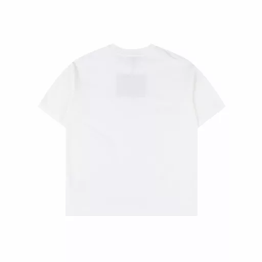 Prada 25ss triangle logo embroidery and inkjet short-sleeved T-shirtThe fabric is made of high-weight 260g combed cotton, customized 1:1 thread, comfortable and skin-friendly, no strange feeling,Customized dyed fabric, high textile density, good drape, not easy to deform, thick weave plus compact spinning process,Will not affect the breathability of the fabric, the color saturation is very high Customized auxiliary materials three labels,The triangle logo inkjet and logo embroidery process on the chest, simple and freshA versatile and good-looking short-sleeved loose version covers the flesh and makes it look thin and not picky