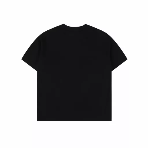 Prada 25ss triangle logo embroidery and inkjet short-sleeved T-shirtThe fabric is made of high-weight 260g combed cotton, customized 1:1 thread, comfortable and skin-friendly, no strange feeling,Customized dyed fabric, high textile density, good drape, not easy to deform, thick weave plus compact spinning process,Will not affect the breathability of the fabric, the color saturation is very high Customized auxiliary materials three labels,The triangle logo inkjet and logo embroidery process on the chest, simple and freshA versatile and good-looking short-sleeved loose version covers the flesh and makes it look thin and not picky
