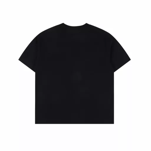 Valentino 25ss chest logo glued short-sleeved T-shirtThe fabric is made of high-weight 260g combed cotton, customized 1:1 thread, comfortable and skin-friendly, no strange feeling,Customized dyed fabric, high textile density, good drape, not easy to deform, thick weave plus compact spinning process,Will not affect the breathability of the fabric, the color saturation is very high, customized auxiliary materials three-label,Small golo glued process on the chest, simple and freshA versatile and good-looking short-sleeved loose version covers the flesh and makes you look thin and not picky