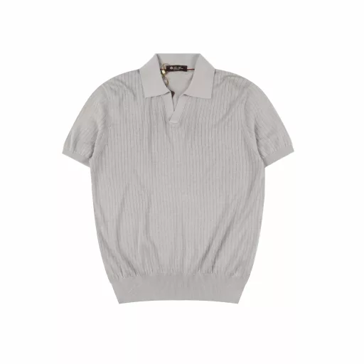 Loro Piana LP 25SS Bamboo Polo Short Sleeve T-shirtThis style uses a German imported Stoll 7.2 needle machine with floating thread jacquard. The yarn used is consistent with the original yarn silk content of 45% mulberry silk 55% cotton, light color fixed dyeing, the improvement time took 20 days, and the feel is the same as the original, breathable, skin-friendly, silky, and the POLO collar also uses the ultimate tight density to make it particularly stylish.