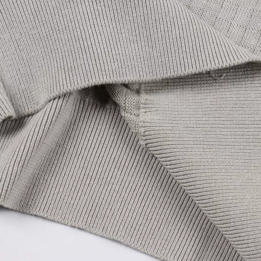 Loro Piana LP 25SS Bamboo Polo Short Sleeve T-shirtThis style uses a German imported Stoll 7.2 needle machine with floating thread jacquard. The yarn used is consistent with the original yarn silk content of 45% mulberry silk 55% cotton, light color fixed dyeing, the improvement time took 20 days, and the feel is the same as the original, breathable, skin-friendly, silky, and the POLO collar also uses the ultimate tight density to make it particularly stylish.