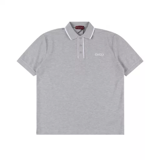 GUC contrasting color collar letter laser embroidered short-sleeved polo shirtOriginal purchase and development, fabric uses 220g original custom cotton, imported machine laser embroidery on the chest, each letter is positioned. The upper body is upright, the shoulder is dropped and the OS is wide. The auxiliary material is red and the label is hand-sewn. The whole garment is hemmed and striped inside. Restore the original.