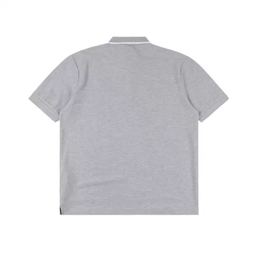 GUC contrasting color collar letter laser embroidered short-sleeved polo shirtOriginal purchase and development, fabric uses 220g original custom cotton, imported machine laser embroidery on the chest, each letter is positioned. The upper body is upright, the shoulder is dropped and the OS is wide. The auxiliary material is red and the label is hand-sewn. The whole garment is hemmed and striped inside. Restore the original.