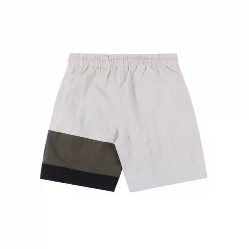 Balenciaga patchwork letter print shortsThe fabric is made of custom woven fabric, which is dyed and then etched. It is treated with silky and ultra-soft treatment in comparison with the original. The texture of the fabric is clear and obvious, the drape is excellent, and the workmanship is exquisite and meets the export standards of foreign trade. There are 4.5 stitches per centimeter, and each seam is pressed with visible lines. The lines are neat and standard like a ruler. The woven cotton ribbon is tightly woven and soft to the touch. The embroidery process uses the Behringer embroidery machine to make the embroidery color fuller and the embroidery more three-dimensional. The pattern has a good effect on the body. It is the same style for men and women, simple and versatile. It is a heavy-duty item for purchasing, and you can compare any quality on the market at will!
