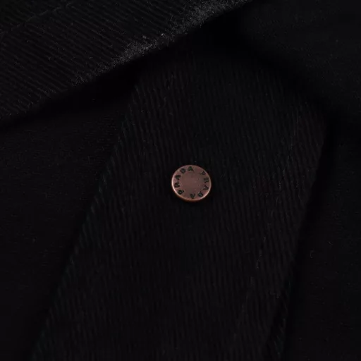 Prada PRD Logo Denim Short Sleeve ShirtCustomized high-density phantom twill satin, with washed tannin as the canvas, the iconic triangle logo is embellished on the hem, and the dropped shoulder cut outlines the lazy silhouette. The imported special aircraft infrared positioning 