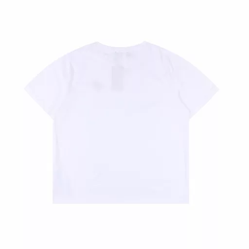 Gucci floral embroidered letter round neck T-shirtCustomized high-weight knitted cotton fabric is carefully made, with a particularly solid feel, full texture, soft and delicate, comfortable to wear, excellent moisture absorption and perspiration performance, not stuffy! The cursive logo on the chest is very eye-catching and highly recognizable! The loose OS version is tailored to meet the current trend aesthetics. It is large and inclusive, and you can easily create a shape by wearing it casually.