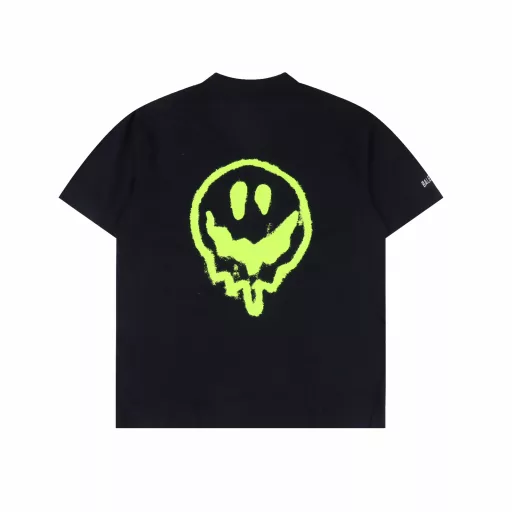 Balenciaga new dissolving smiley alien short-sleeved shirtDirect-injection printed short-sleeved T-shirt This model uses 16-count single combed compact yarn and 280g encrypted plain fabric after washing. The letters and logo are embroidered. Matching the version, color, and cutting. Customized hardware, thread, accessories, and matching the version.