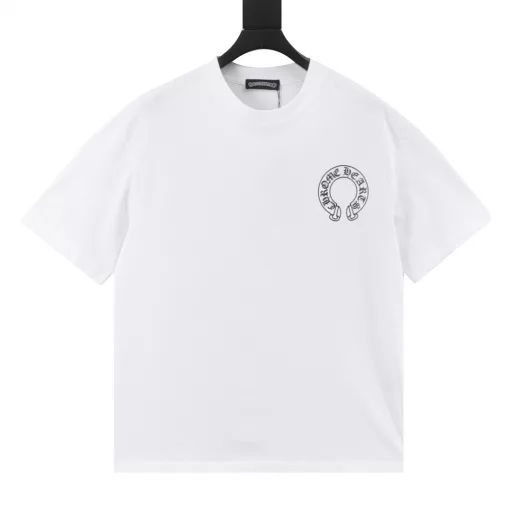 Chrome Hearts 25ss gradient horseshoe cross print short sleevesThe fabric is 280g combed cotton, customized 32-count 1*1 thread, and the garment is washed twice. The fabric is comfortable and skin-friendly without any strange feeling. The custom-made dyed fabric has high textile density, good drape, and is not easy to deform. The thick weave plus the compact spinning process will not affect the breathability of the fabric. The color saturation is very high. It is a versatile and good-looking short sleeve. The loose version hides the flesh and makes you look thin. It is not picky.