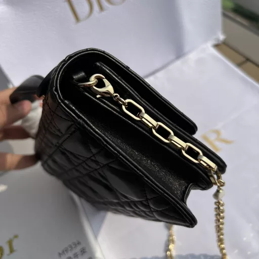 Dior overseas channel resources special❗️This Miss Dior handbag is a new product for spring 2023. It is elegant and practical, further enriching the Lady Dior series. It is carefully crafted with black sheepskin leather and decorated with rattan check pattern. The flap design is matched with D.O.I.R. pendant to enhance the style. It has multiple compartments and card slots to store various daily necessities, making it an ideal companion for day and evening wear. Mini style, with top handle and detachable chain decorated with resin beads, can be carried by hand or crossbody.