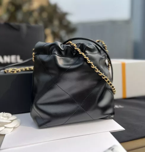 Chanel has a wide range of bags, and the new 23s series for the spring and summer of 23 has been loved by many fans. Among them, the 