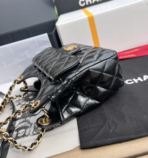 CHANEL overseas channel resources special supply ❗️ Chanel 23c gold coin hippie bag. You can definitely keep it for yourself! This bag is very distinctive, the curvature of the bag mouth is like a kitten's ear, so it is also called 