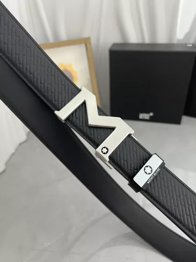 Montblanc 💕Automatic belt P160Material: Original cowhide belt 100% first-layer cowhide belt✨Guaranteed genuine leather, 24K pure steel buckle, original quality, fine workmanship, fashionable brand, first choice for gifting and personal usePackaging: Please look for the counter packaging as shown in the picture💕Free puncher💞Handbag💕Counter gift box