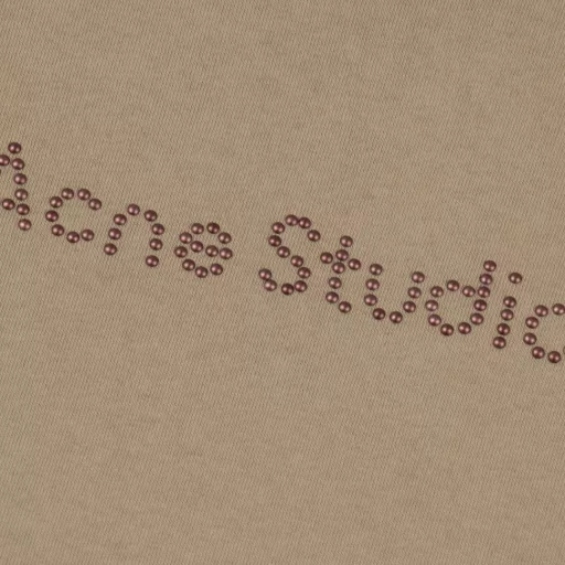 Acne Studios 25SS beaded letter short-sleeved T-shirtThe fabric is custom-dyed 32-count 260g original double-yarn cotton. The grey fabric is dyed with high-quality environmental protection. It is also subjected to high-temperature shrinkage before cutting into large quantities. It reduces the shrinkage rate and makes the hand feel softer and more comfortable. Five layers of glue are required for printing. The first layer must be imported primer to fill the extremely small holes on the fabric. It is then dried on a high-temperature bed and then colored. Ink is used for hot flat screen printing. A total of five layers are applied. The interval between each layer is 30 minutes to ensure that the finished product maintains the texture of the original. A full set of development accessories