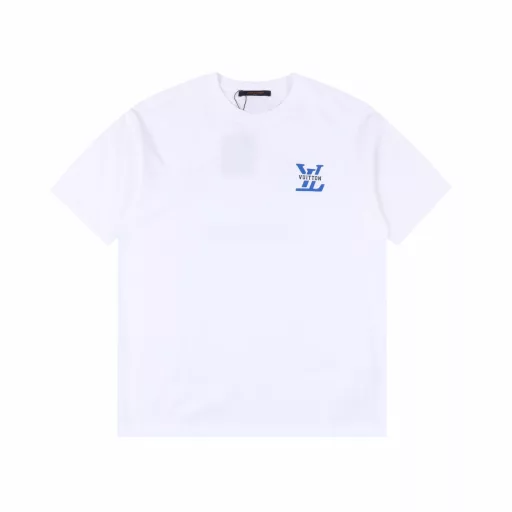Louis Vuitton front and back printed short sleevesLV new T-shirts are available! High quality combed cotton washed and treated, no deformation or shrinkage, 260g high weight, good hand feel. This T-shirt is designed with LV front and back embossing, simple and elegant, the new technology makes the real object more three-dimensional and more beautiful, super versatile style, three labels are complete