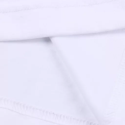 Burberry Bear patch embroidered short sleevesRefreshing and clean cotton couple short sleeves. The real thing has very beautiful colors! Gives a very clean and high-end feeling. The bear embroidery pattern design on the chest shows the grand and luxurious style. The embroidery details are very delicate. The color really makes the skin white and fashionable! The fabric is made of customized 230g32-count special smooth double-strand fine cotton plain weave high-density dust-free pure cotton fabric. The front bear embroidered patch is high-density and thickened. The line is flat and OEM quality. A full set of customized accessories. The same as the original