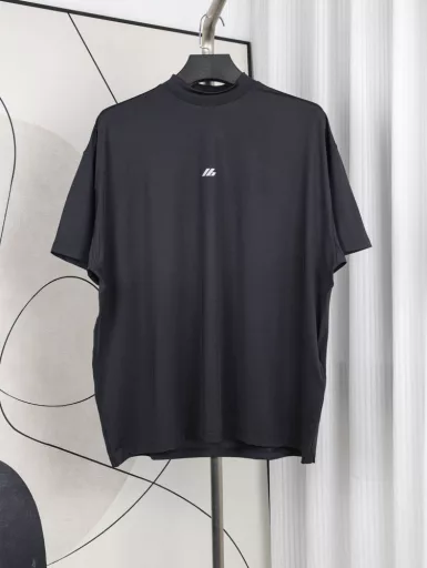 Balenciaga IB reflective quick-drying short-sleevesFabric: 32-count polyester-spandex mesh quick-drying fabric, weight 180 gramsIB quick-drying short-sleeves, fabric is customized with 