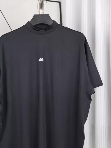 Balenciaga IB reflective quick-drying short-sleevesFabric: 32-count polyester-spandex mesh quick-drying fabric, weight 180 gramsIB quick-drying short-sleeves, fabric is customized with 