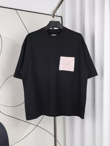 Bv pocket color matching T-shirt replacement can be found on the platformProcess description: fabric 26 count 320g American imported Pima cotton, this style is an oversize version, the whole upper body is loose, giving people a fashionable and casual sense of relaxation, envelope cover material custom woven and dyed woven cotton cloth, pocket bv letter embroidery machine, imported Behringer multi-head embroidery machine embroidery, embroidery sewing thread, using imported 