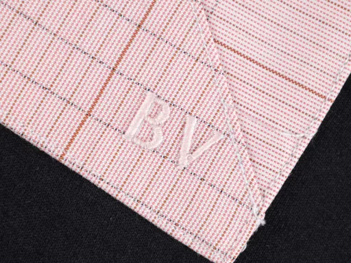 Bv pocket color matching T-shirt replacement can be found on the platformProcess description: fabric 26 count 320g American imported Pima cotton, this style is an oversize version, the whole upper body is loose, giving people a fashionable and casual sense of relaxation, envelope cover material custom woven and dyed woven cotton cloth, pocket bv letter embroidery machine, imported Behringer multi-head embroidery machine embroidery, embroidery sewing thread, using imported 