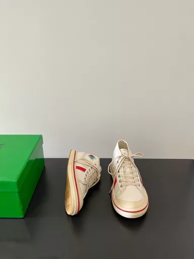 BV's latest hot retro canvas shoes✨This year's latest and coolest canvas shoes, even more beautiful when worn, one of the must-haves💥 Please prepare for your fashion in advance, Baby