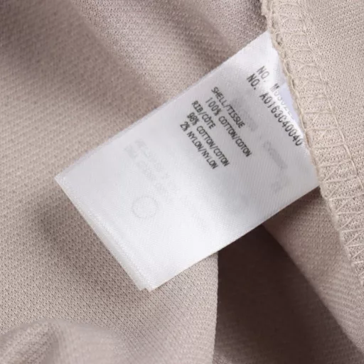 Tom Brown Four-bar Webbing ShortsThe fabric is made of professional custom-made 32s surface with delicate touch and 8s lining, which is crisp and stylish, with a gram weight of up to 380g, and a minimum order quantity of 500kg (equivalent to 1,000 pieces). The pocket cloth is made of red, white and blue Oxford fabric. The red stripes on the market are all orange-red. The minimum order quantity for pocket cloth alone is 3,000 meters. The workmanship is completely restored to the latest version of the counter, and the old pocket hemming and side pressure lines are improved.