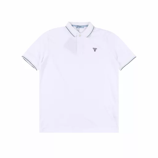 Prada PRD black-edged inverted triangle embroidered short-sleeved POLO shirtAuthentic product purchased and developed, using 40-count double-strand fine cotton pique fabric, customized jacquard flat machine mercerized cotton rib, fabric fermentation washing, imported machine embroidery, customized accessories, and a fitted version