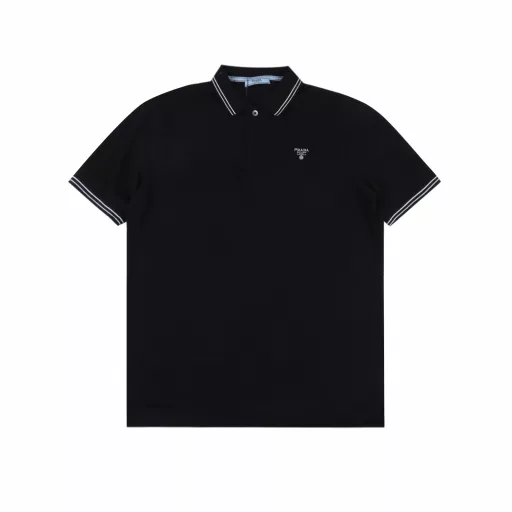 Prada PRD black-edged inverted triangle embroidered short-sleeved POLO shirtAuthentic product purchased and developed, using 40-count double-strand fine cotton pique fabric, customized jacquard flat machine mercerized cotton rib, fabric fermentation washing, imported machine embroidery, customized accessories, and a fitted version