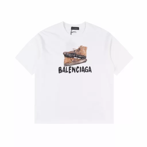 Balenciaga distressed shoes and letter print short-sleeved T-shirtThe logo is refined and upgraded, original fabric, official styleCustomized 280g same-dye fabric, very comfortable to the touchSpring and summer brick cabinet synchronization, fashionable and personalized, super versatile and good-lookingVery suitable for both men and women, a must-have for everyone