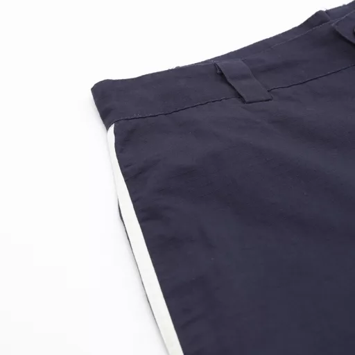 Balenciaga BLCG × AD 25SS co-branded embroidered three-bar navy blue work shortsLight luxury, a must-have item for men and women's daily commuting wear, correct version, free comparisonDetailed features· Customized outdoor woven plaid fabric· Workwear pattern design, 3D three-dimensional tailoring· Custom-woven and dyed cotton matte tatami embroidery thread· Imported Tajima embroidery machine for heavy embroidery· Brushed and old-washed process· Double needle thread cross-seam process· Customized mold with original brand logo button· Original main label washed tag packaging