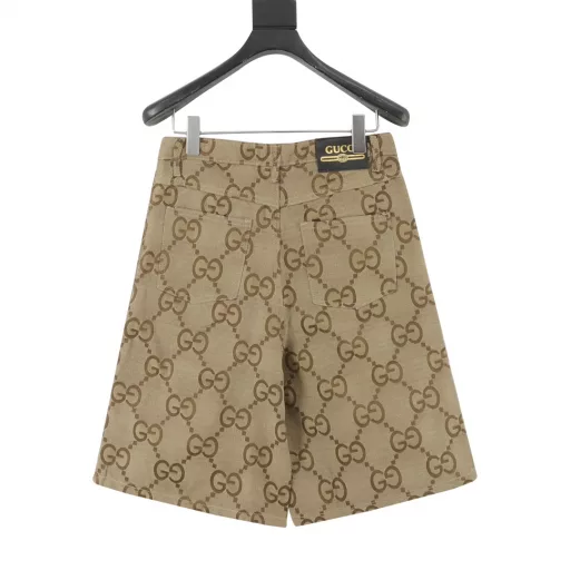 Gucci GC 25SS straight jacquard leather label shortsLight luxury, a must-have item for men and women's daily commuting wearDetailed features· Raw material high-density full jacquard craft fabric· Laser positioning cutting process· Customized original brass logo buckle· Customized original leather label· Original main label washing tag brand moisture-proof paper packaging