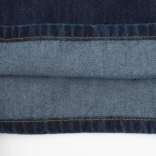 Louis Vuitton 1V 25SS rope signature letter embroidered denim shortsLight luxury, a must-have item for men and women's daily commuting wear. Correct version. Welcome to compareDetailed features· Made of 98% cotton and 2% elastic washed thin denim fabric· Imported Tajima embroidery machine for heavy embroidery· Garment fermentation washing process· Customized original brass metal chain and metal button· Special car full wheat clip process· Customized original genuine leather label· Original main label washed tag packaging