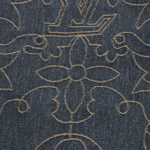 Louis Vuitton 1V 25SS Arabic pattern jacquard denim shortsLight luxury, a must-have item for men and women's daily commuting wear. Correct version, welcome to compareDetailed features· Custom-woven and dyed Arabic pattern jacquard fabric· Infrared positioning cutting, all alignment· Garment washing and fermentation process· Customized original brass metal buttons· Pants with elastic waist design· Rear patch pocket design· Special car full wheat clip process
