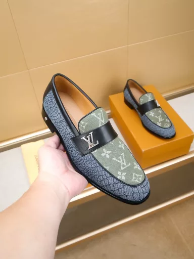 Louis Vuitton's official website is a hit! A one-to-one replica of the original, the calm connotation️ elegant taste is indescribable to start the journey of fashion shoes💍💍 calmly cope with various occasions! The momentum of the big brand is self-evident! Comfortable and elegant on the feet! The upper is made of Italian first-layer cowhide embossed, cowhide lining, a fashion must-have!