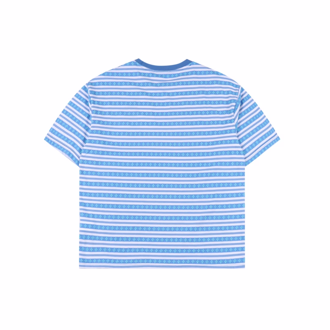 Chrome Hearts 25SS striped full-length cross short-sleeved T-shirtThe fabric uses 26 OE yarn, which is different from the 21S pure cotton yarn on the market. The different market yarns mean that the shape, size and stitch length of the jacquard of the whole garment will be different from the original. The whole garment has four colors. All are colored according to the zp sample. The fabric coloring and yarn dyeing cycle is about 30 days. The fabric of the whole garment is made of color-woven jacquard technology. The buttons are independently molded for silver-plated materials. The color is electroplated and aged according to the original. The embroidery thread is a custom-dyed 105D polyester thread, using imported No. 9 needles. The overall pattern density and line arc are basically consistent. Customized accessories are three-standard