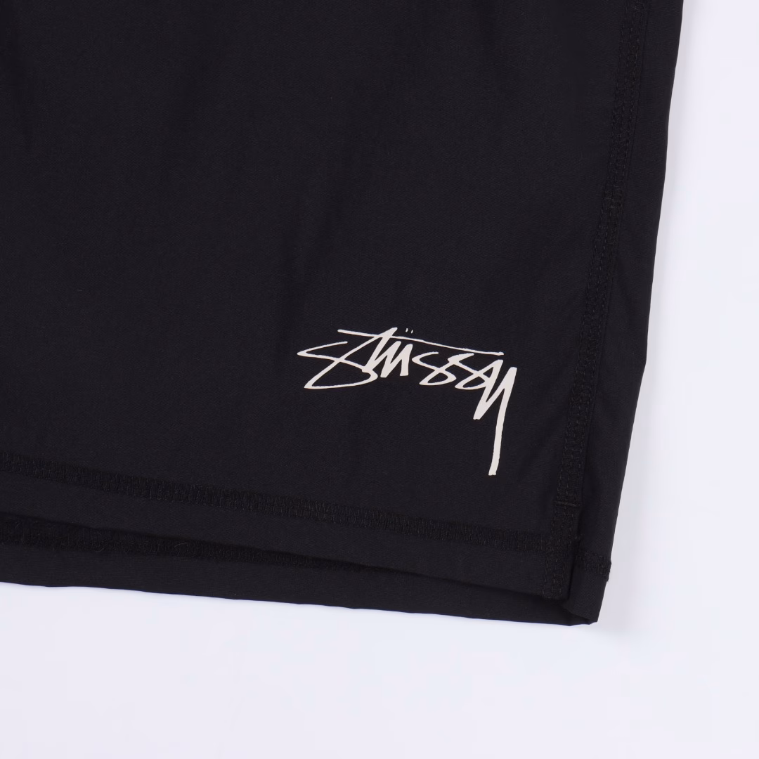 Stussy x Nike 25SS woven shortsCustom-woven and dyed high-fiber high-density woven fabric, no light transmission, very good breathability, very good feel, elastic waistband, individually customized washing labels, imported glue printing, a full set of customized accessories, still the best version that everyone can get access to