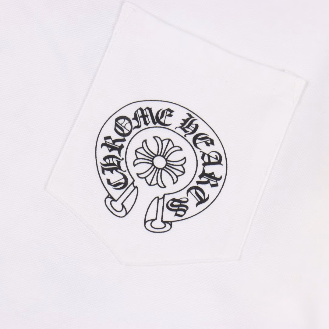 Chrome Hearts front and back horseshoe print short sleeve T-shirtPrinted by imported direct injection machine Hardware accessories are all custom-madeCorrect configuration Black 2025 Chrome Hearts genuine packaging 280g custom-dyed double yarn cotton Large version Loose and stylish Different from the low version of the slim version The upper body is pulled up Correct high-density main label Washable hangtag Hand-sewn