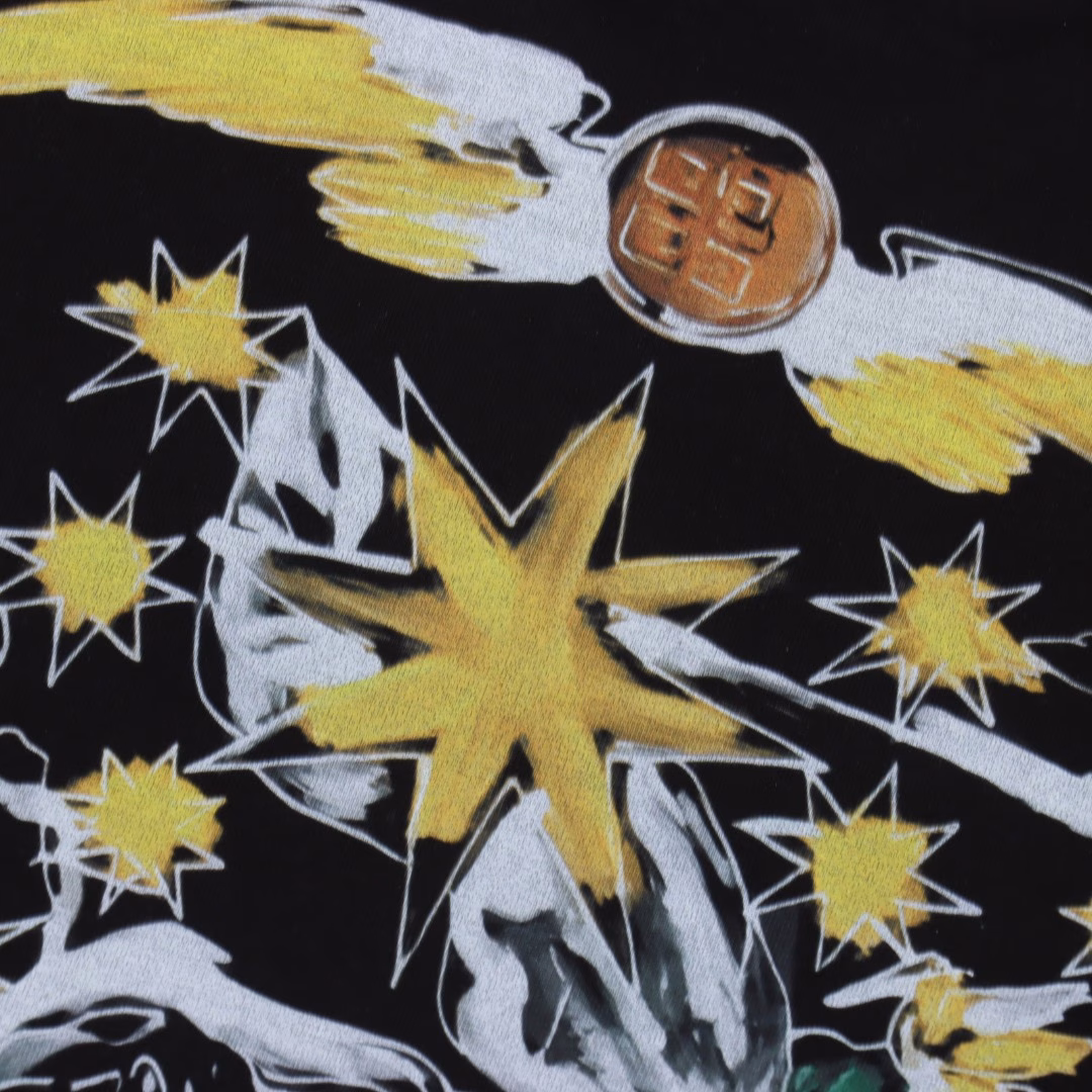 Givenchy 25ss star pattern printed round neck short-sleeved T-shirtCustomized fabric 280g weight after washing 100% combed cotton double yarn fabricPrinting process, thread weaving and dyeing without color difference, no pressure in and out of the counter, shoulder-stretching process to increase the washing life of clothes, no deformation, hand-sewn collar label, free to compare any quality.