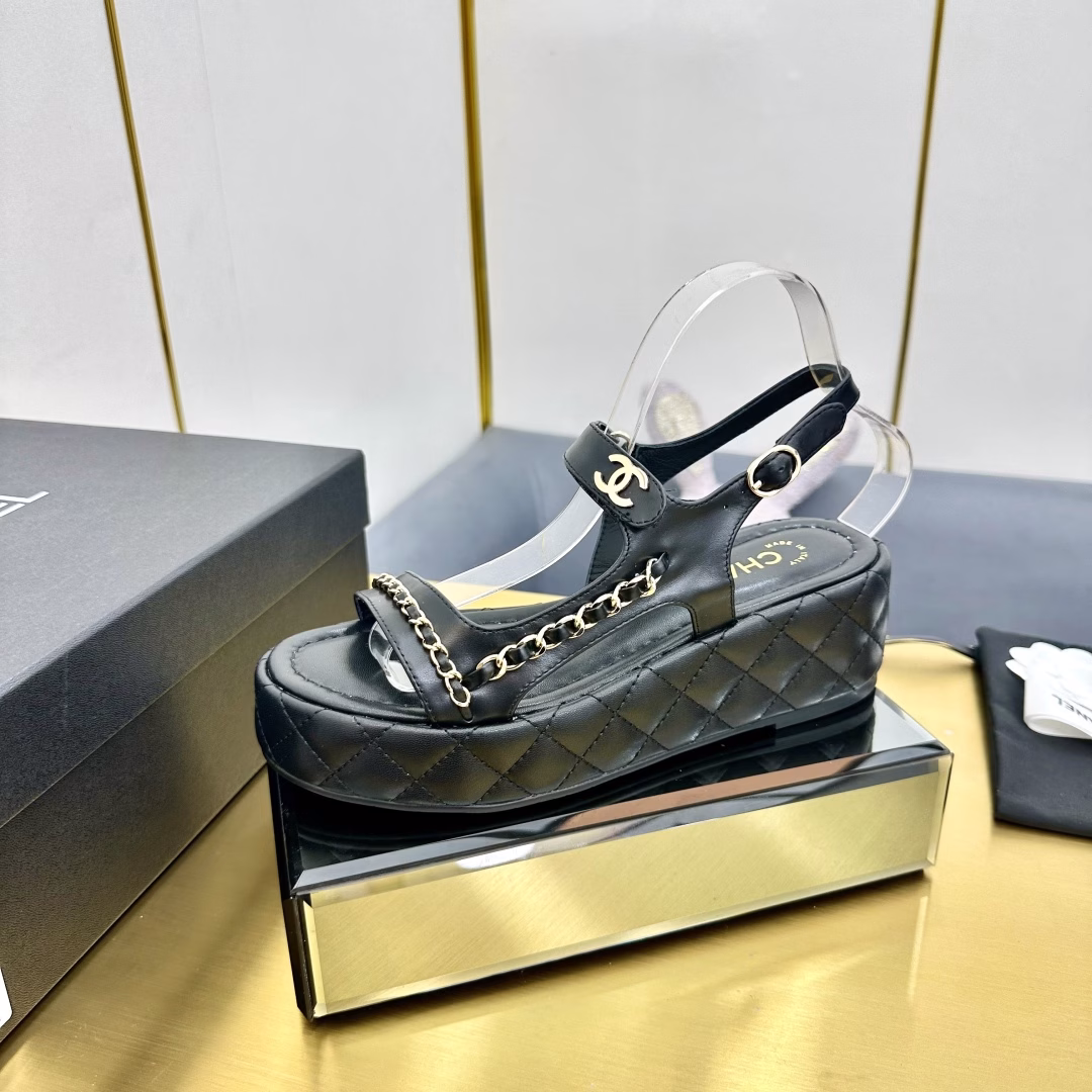 CHANE*｜, a big hit! 🌞🌞🌞Chanel 2025a official website Chanel spring and summer backless sandals dancing shoes series new loafers full of retro style delicate shoe shape looks very pleasing, small round head set off the feet also become thinner, put on the feet give people a retro feeling of the era of shoes, European and American catwalk new style, hot products