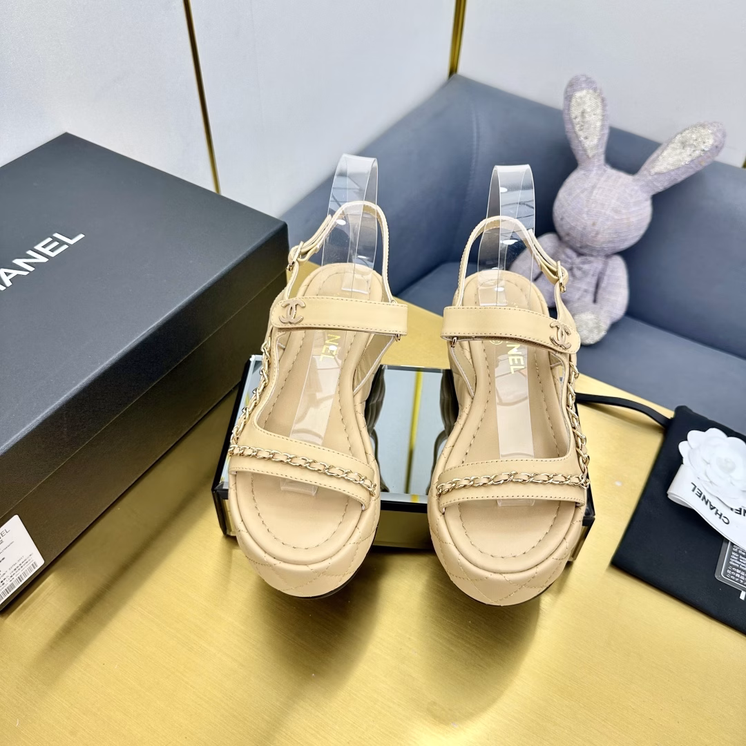 CHANE*｜, a big hit! 🌞🌞🌞Chanel 2025a official website Chanel spring and summer backless sandals dancing shoes series new loafers full of retro style delicate shoe shape looks very pleasing, small round head set off the feet also become thinner, put on the feet give people a retro feeling of the era of shoes, European and American catwalk new style, hot products