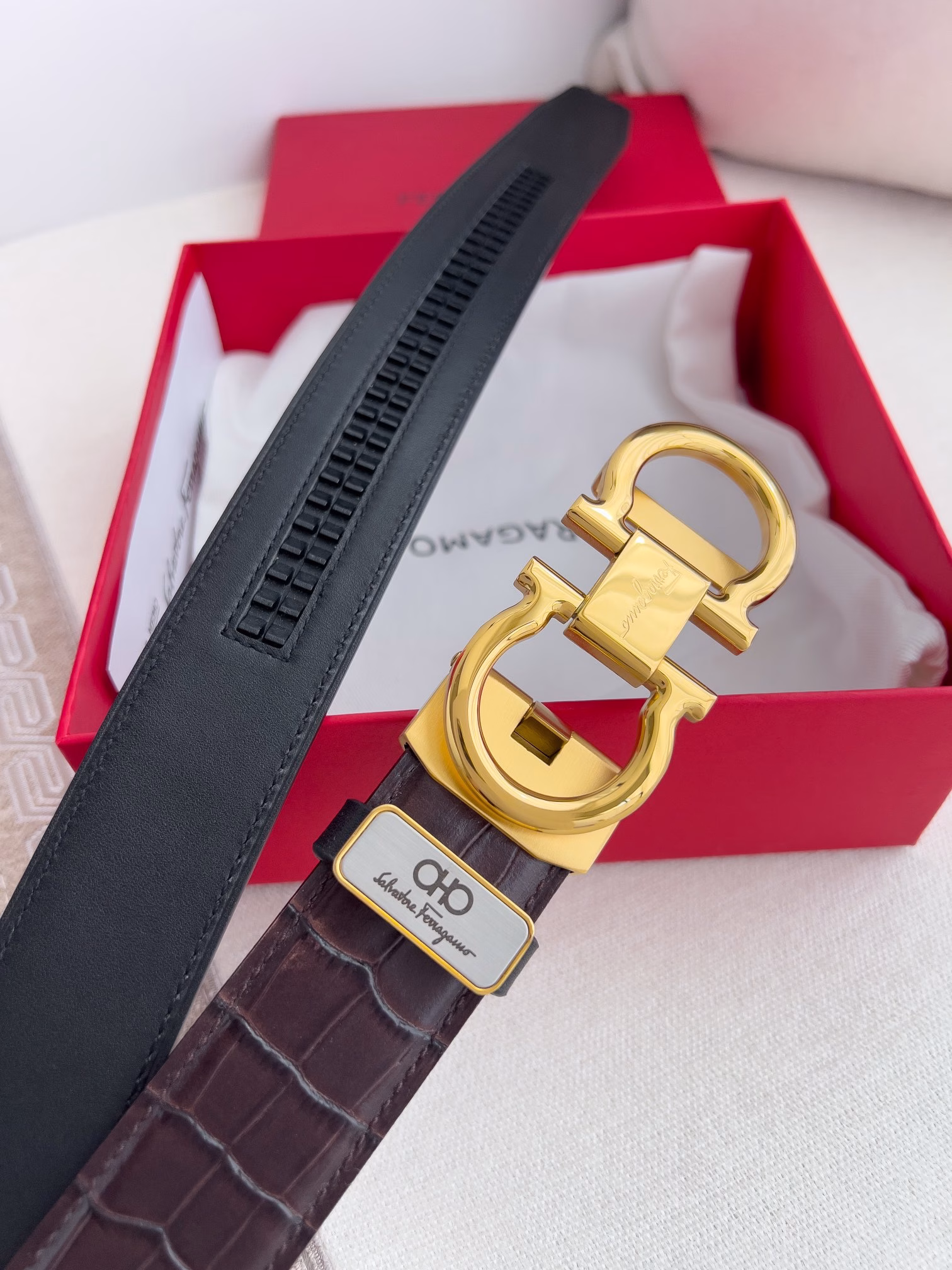 Ferrgamo.. Ferragamo Belt ✈️ Automatic Belt · Belt P160Model: Automatic buckle, pure steel automatic buckle, first layer cowhide, automatic belt bodyMaterial: 🐂 100% first layer cowhide, guaranteed genuine leather. 24k pure steel buckle 🌈 Same quality as the counter, first layer cowhide crocodile grain coffee ➕ first layer plain leather bottom, gold buckle, pure steel material classic logo, belt body can be freely cut, first choice for gifting and personal use