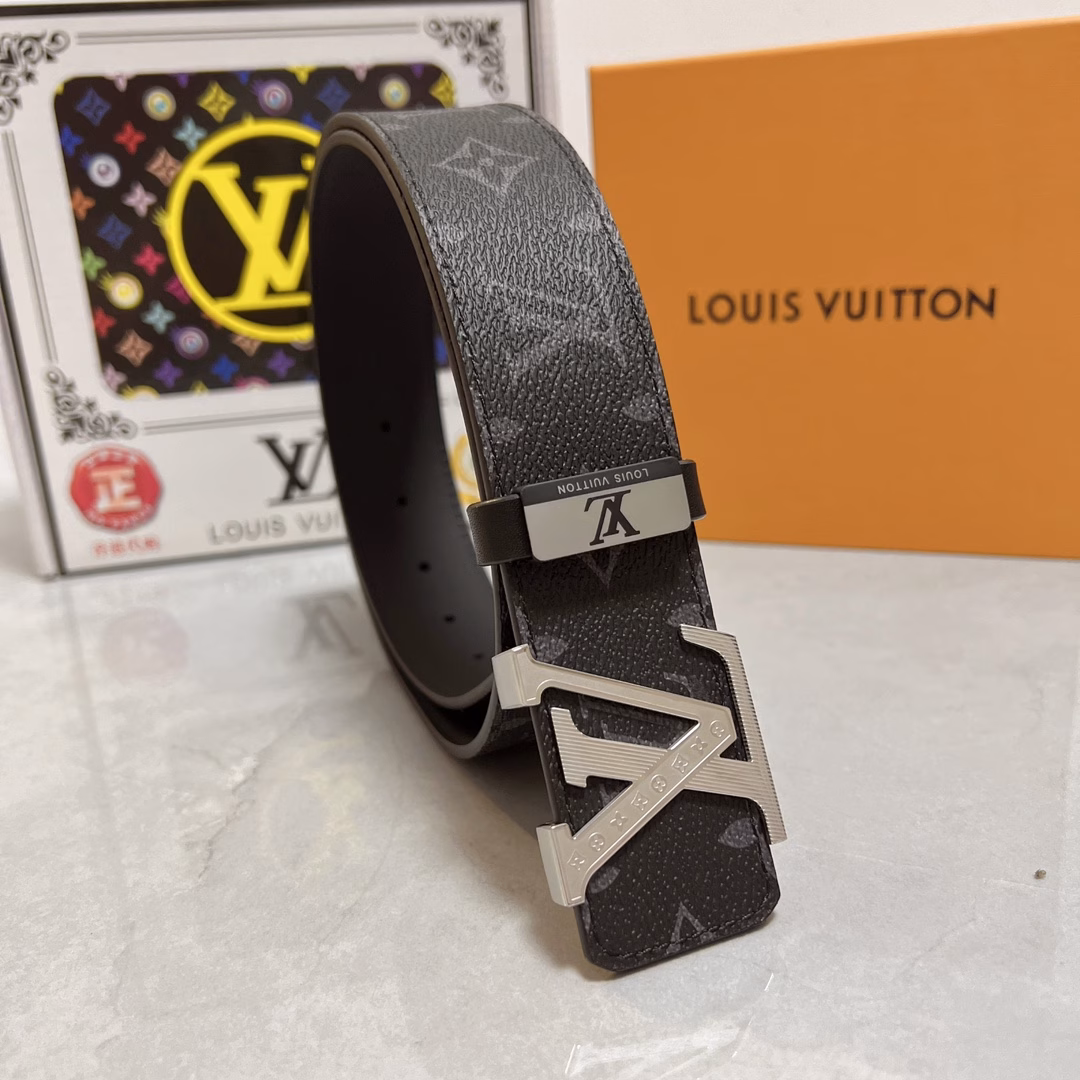 Louis Vuitton💕Original P140Material: Original cowhide belt 100% top layer cowhide belt✨Guaranteed genuine leather, 24K pure steel buckle, original quality from the counter, fine workmanship, fashionable brand, first choice for gifting or personal use