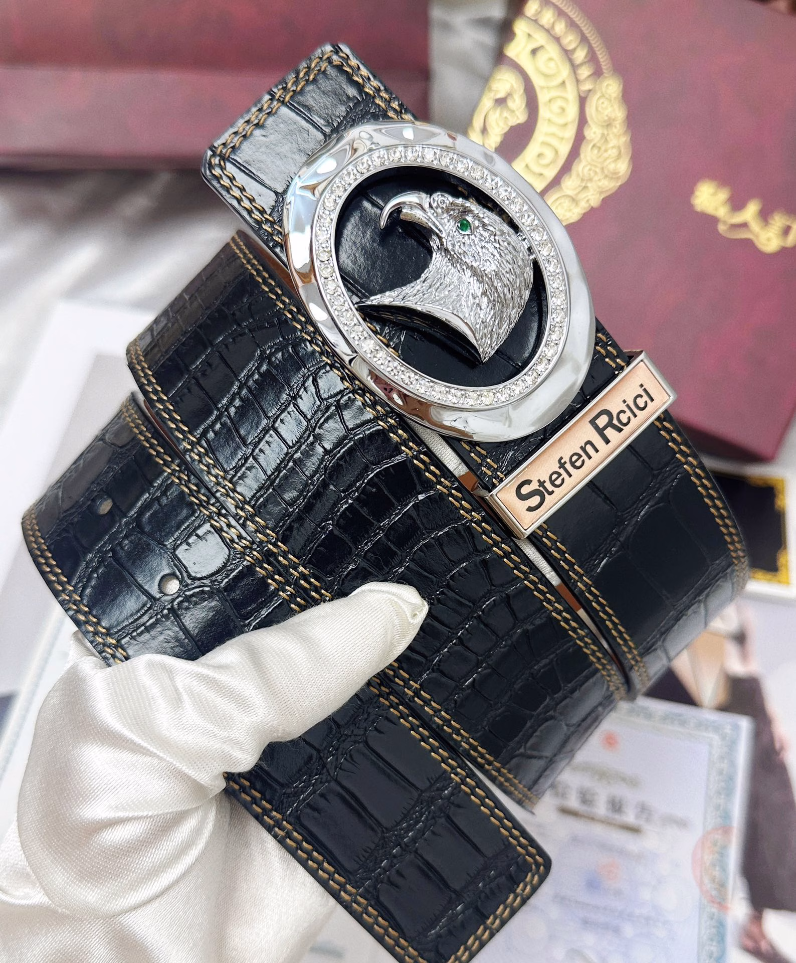 Stefen Rcici. Stefen. Nitz ✈️P150Belt: Top original replica. Private customization🌟High-end special editionGrade: Imported original first-layer crocodile leather texture-24K pure steel material. Diamond inlaid💠Vacuum plating process. Eagle head sapphire crystal design🦅Never fade. Private customization special limited edition🏅️