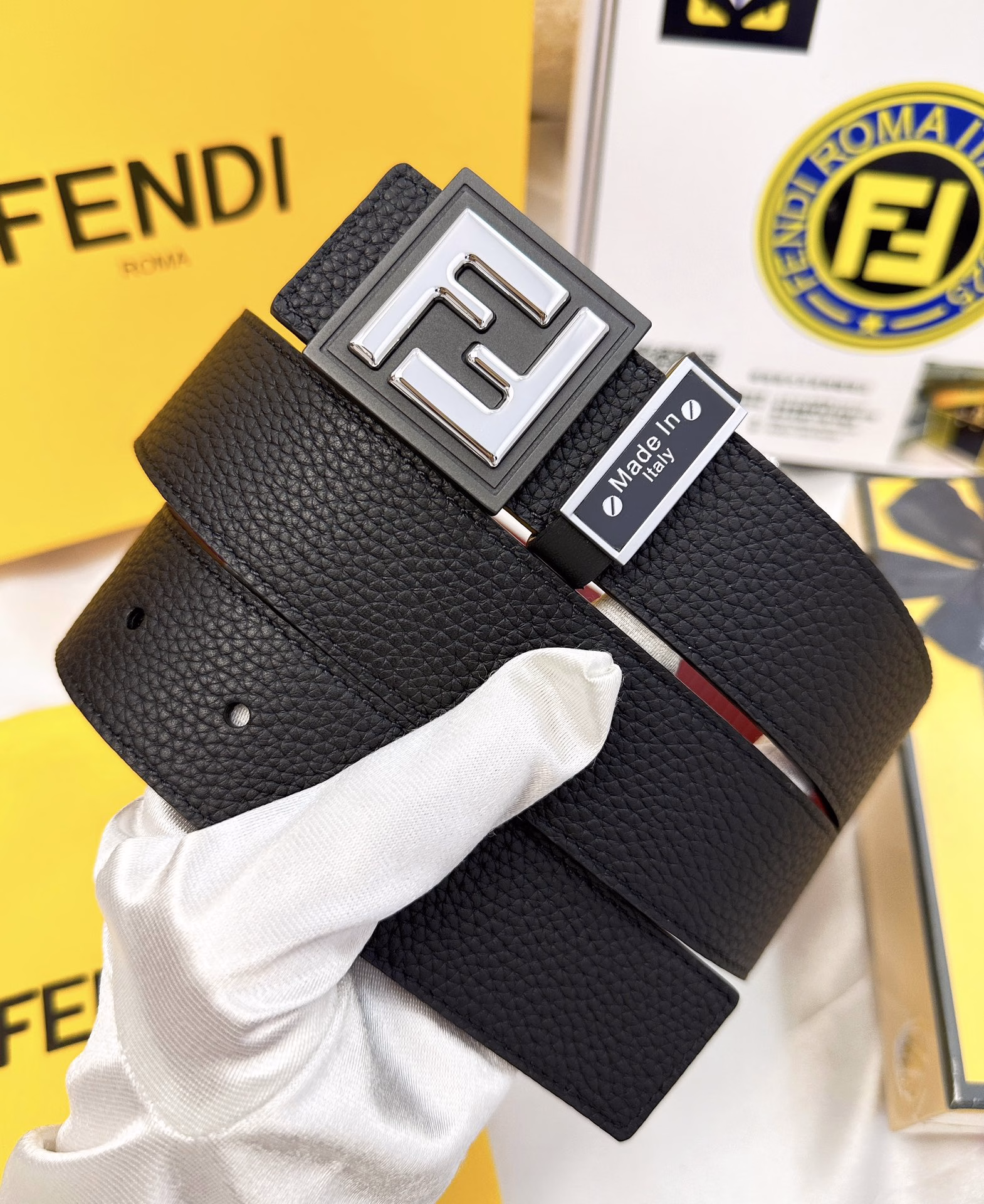Fendi..Top original replica. P160Belt: 🐂100% top layer cowhide, guaranteed genuine leather. Double-layer FF embossed design 💠➕24K pure steel buckle material, never fades 🌈Imported calfskin 🎨Use both sides 🌟Same quality as shopping mall counters, first choice for gifting and personal use✌️Packaging: Please look for the full gift box packaging as shown in the picture, with a puncher for free